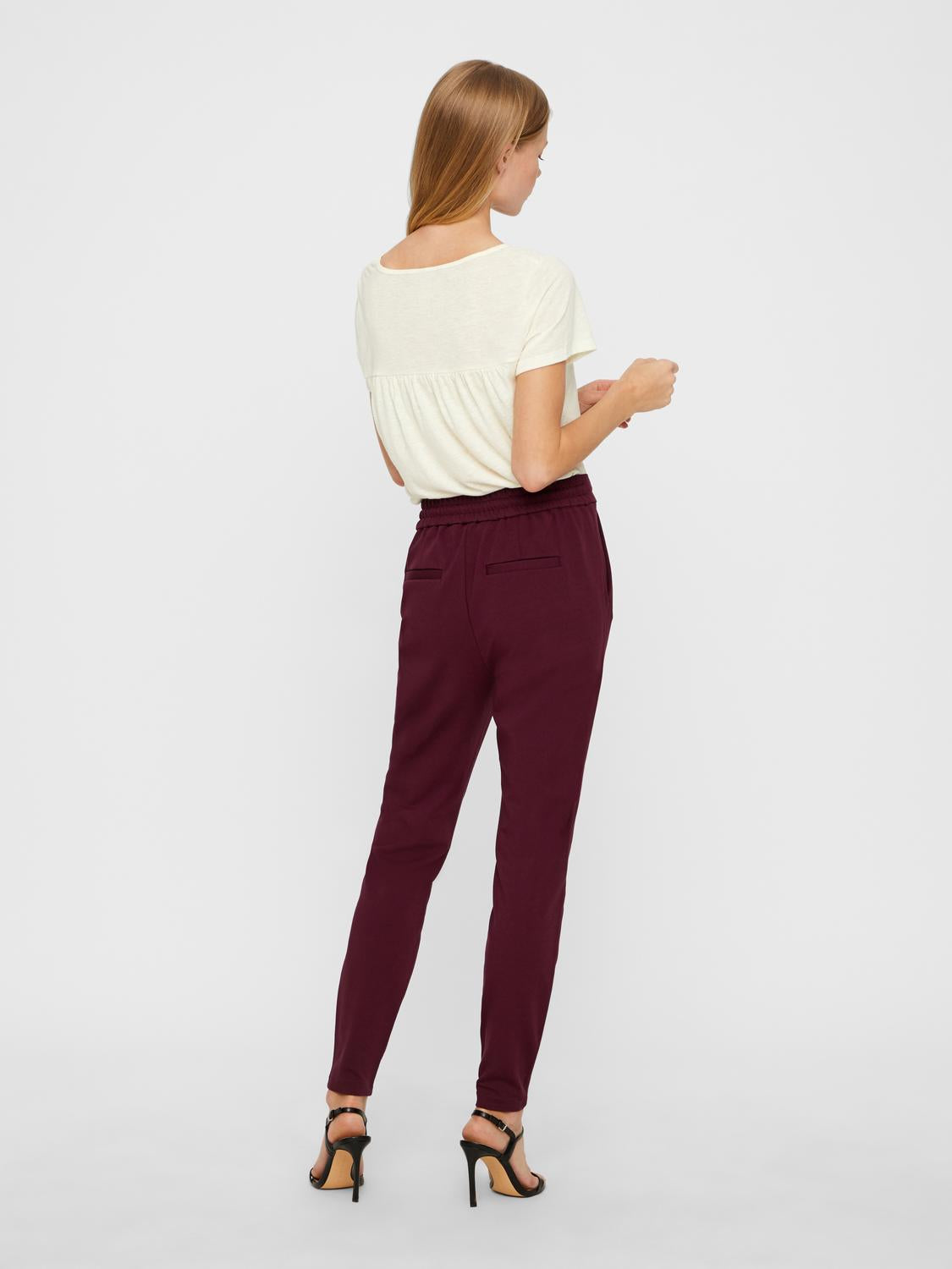 model_shot-back