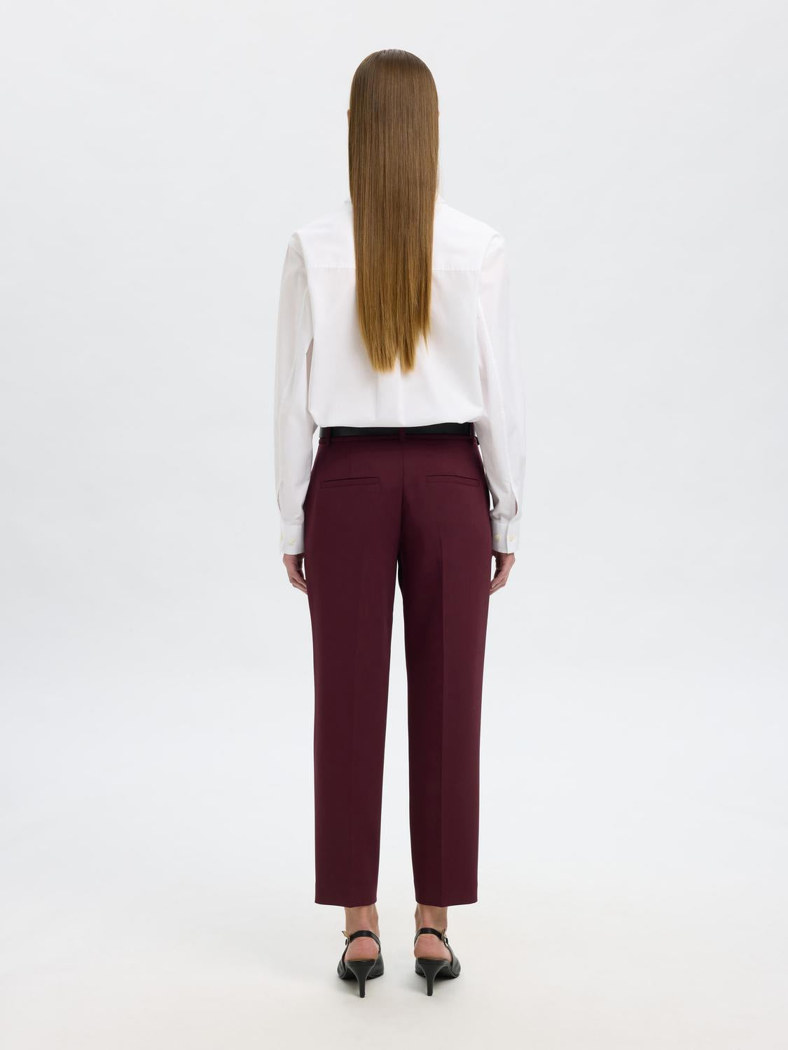 model_shot-back