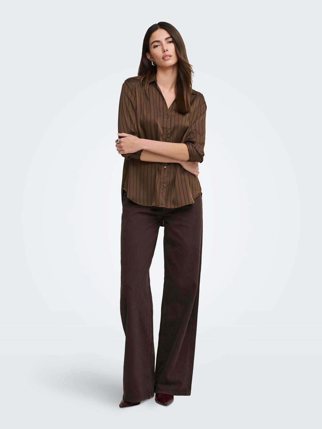 model_shot-front_full