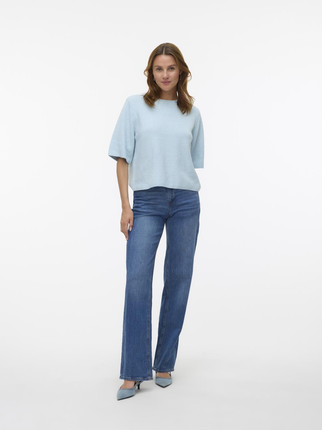 model_shot-front