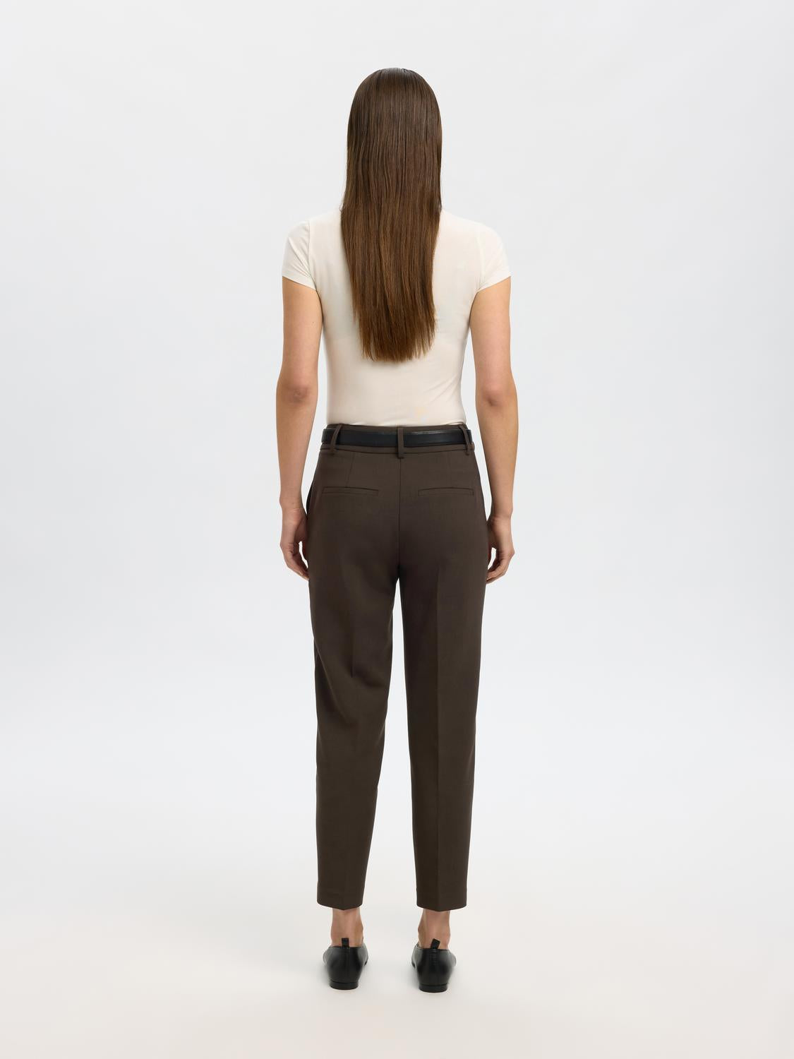 model_shot-back