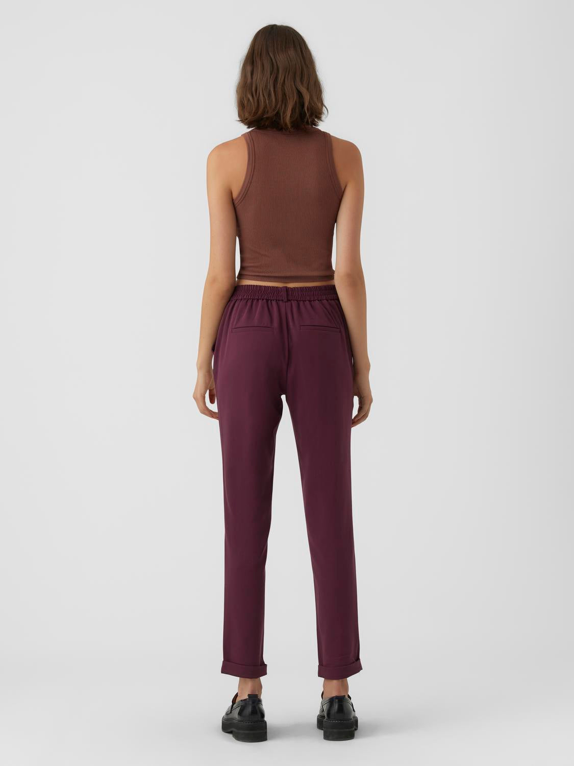 model_shot-back