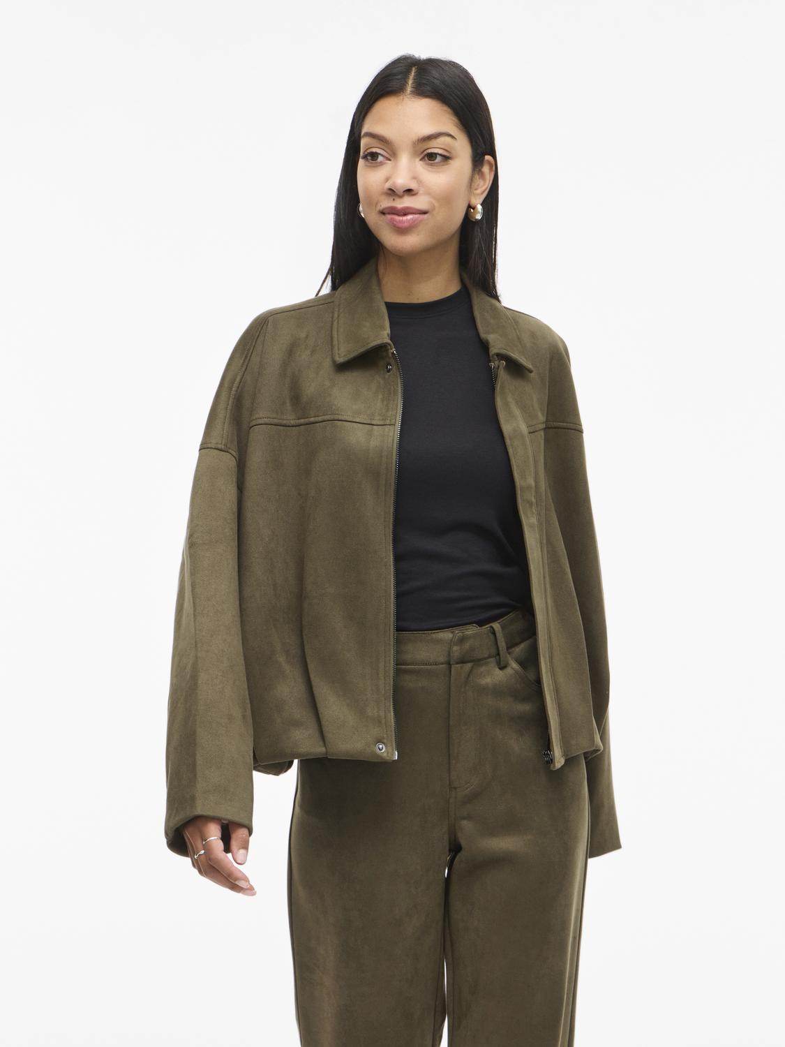model_shot-front