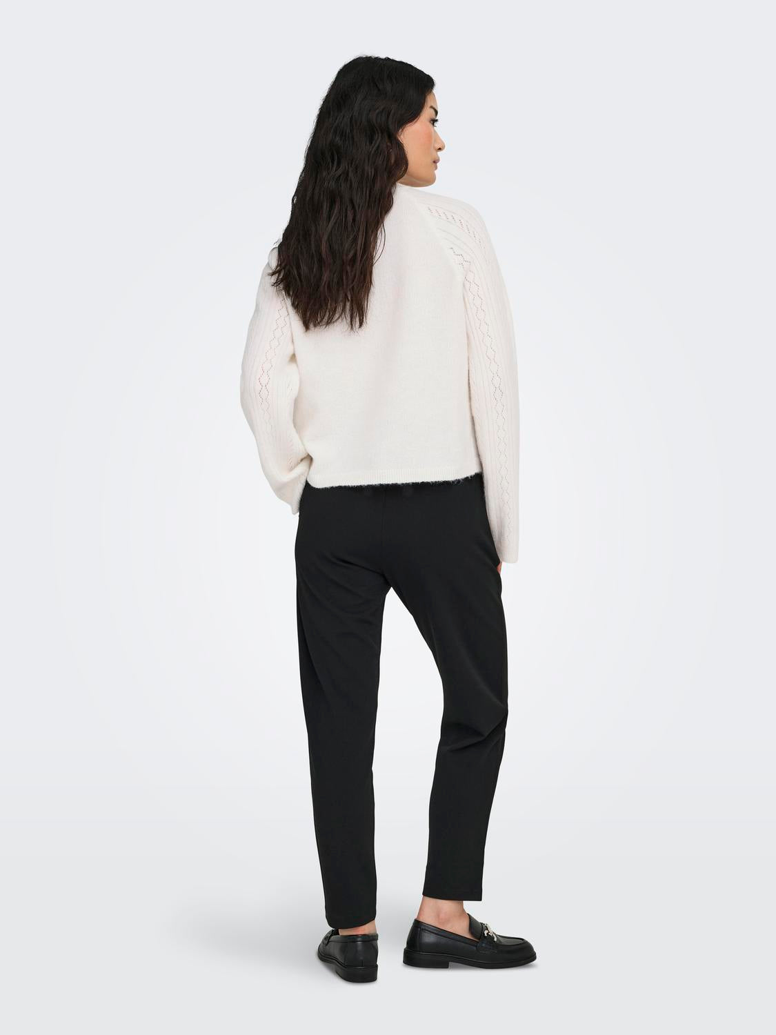 model_shot-back