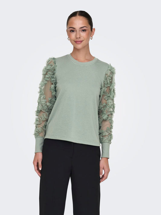 model_shot-front