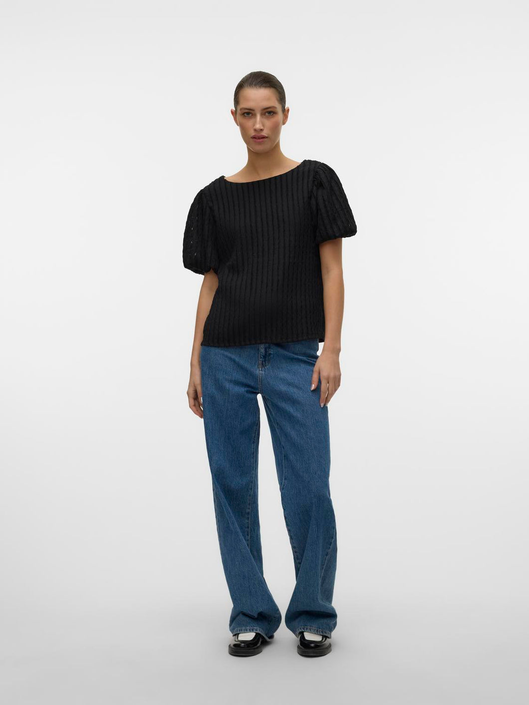 model_shot-front_full