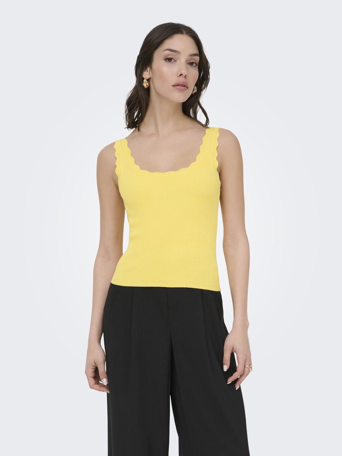 model_shot-front