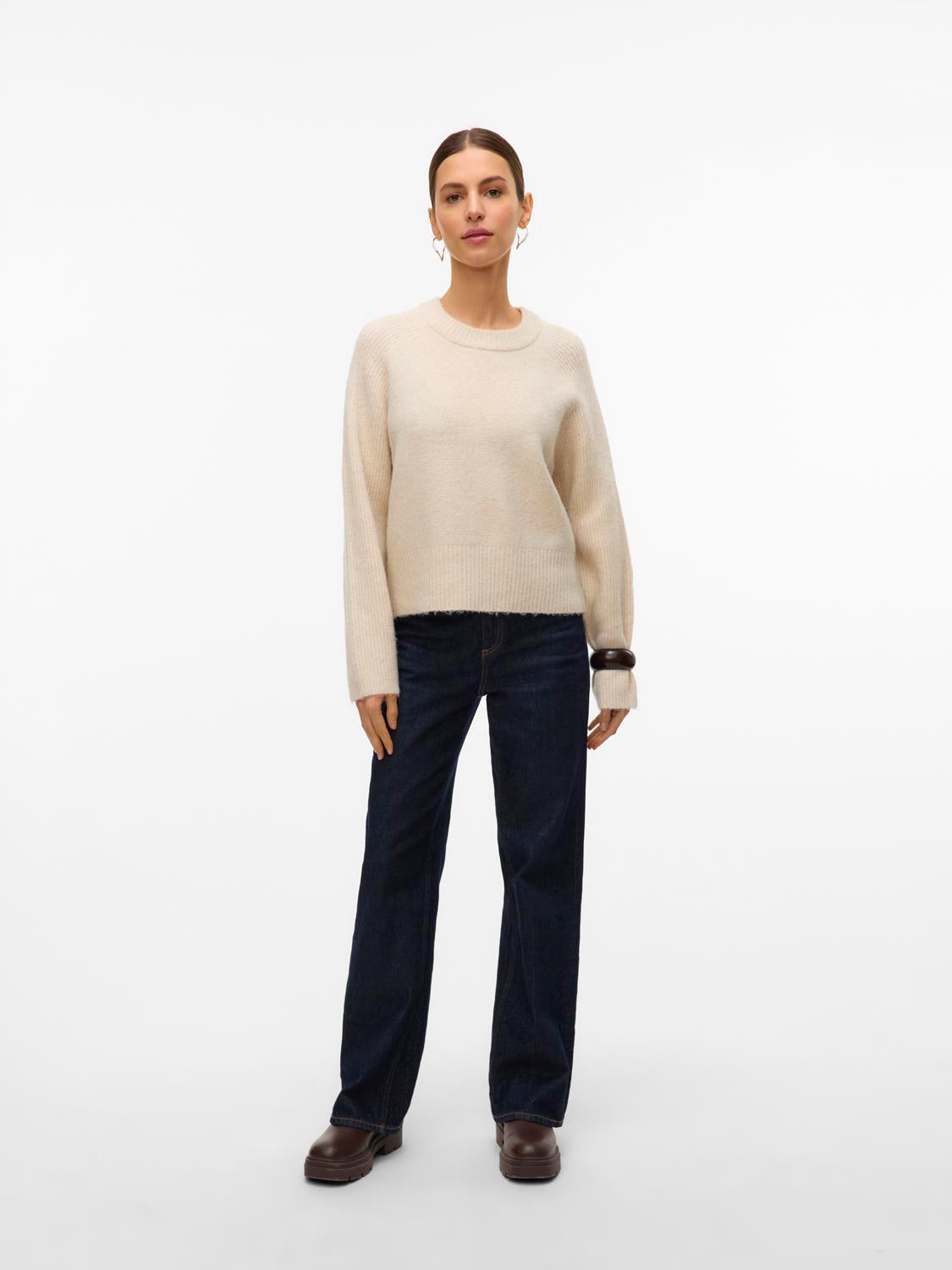 model_shot-front_full