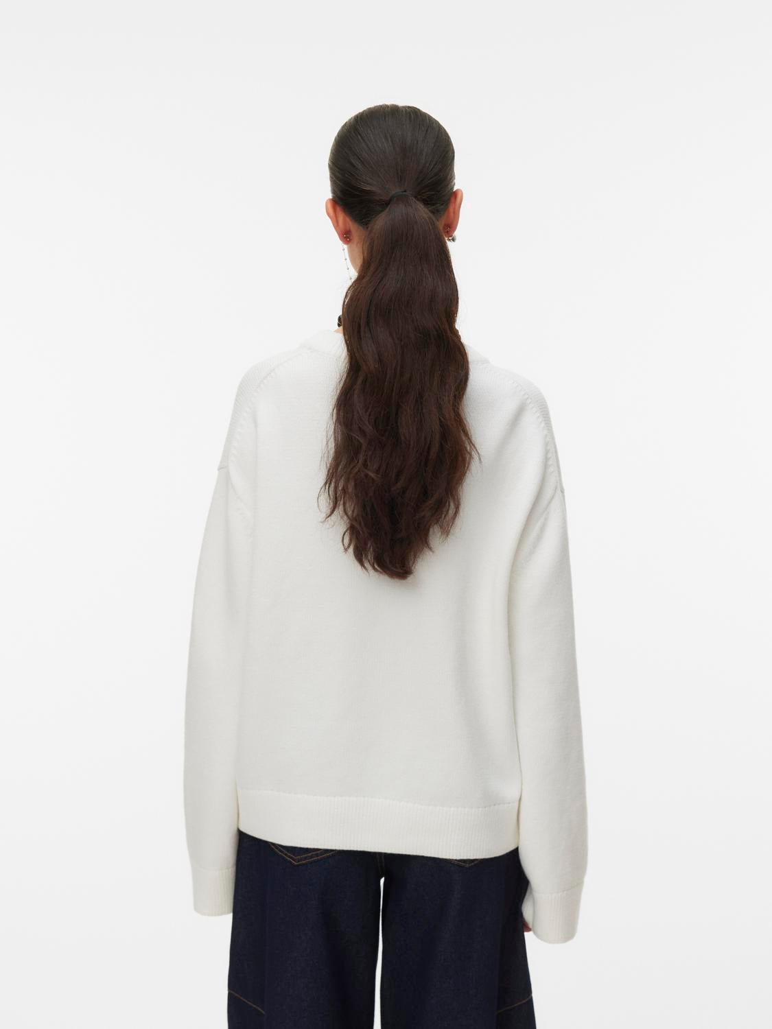 model_shot-back