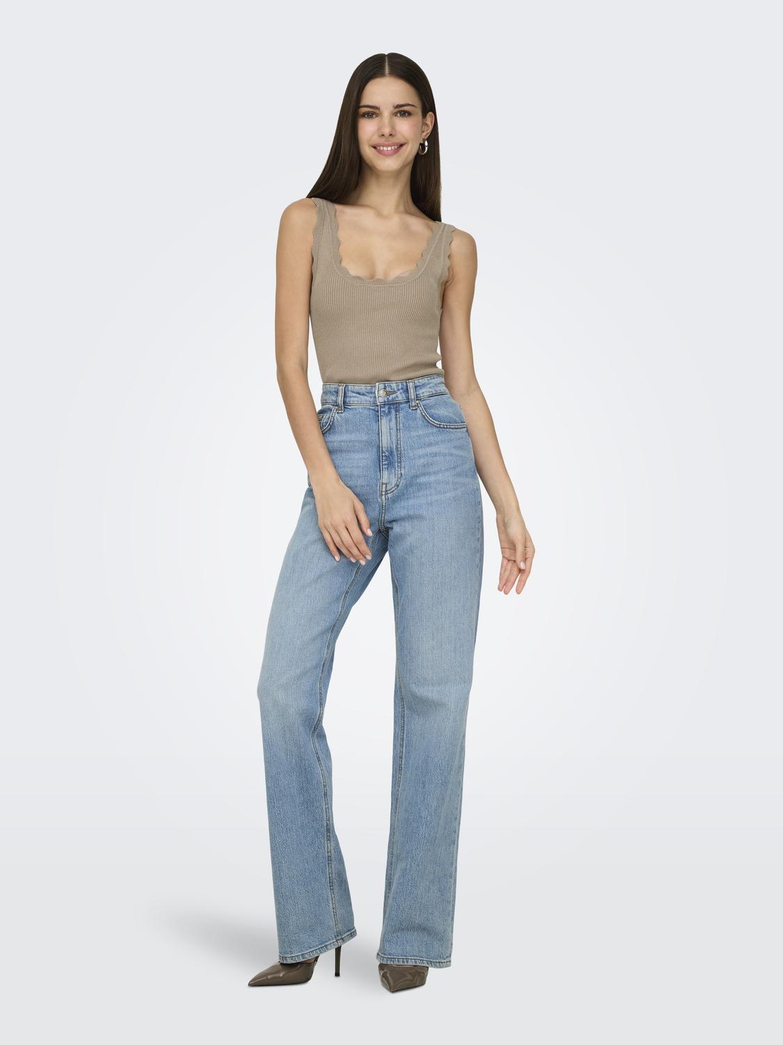 model_shot-front_full