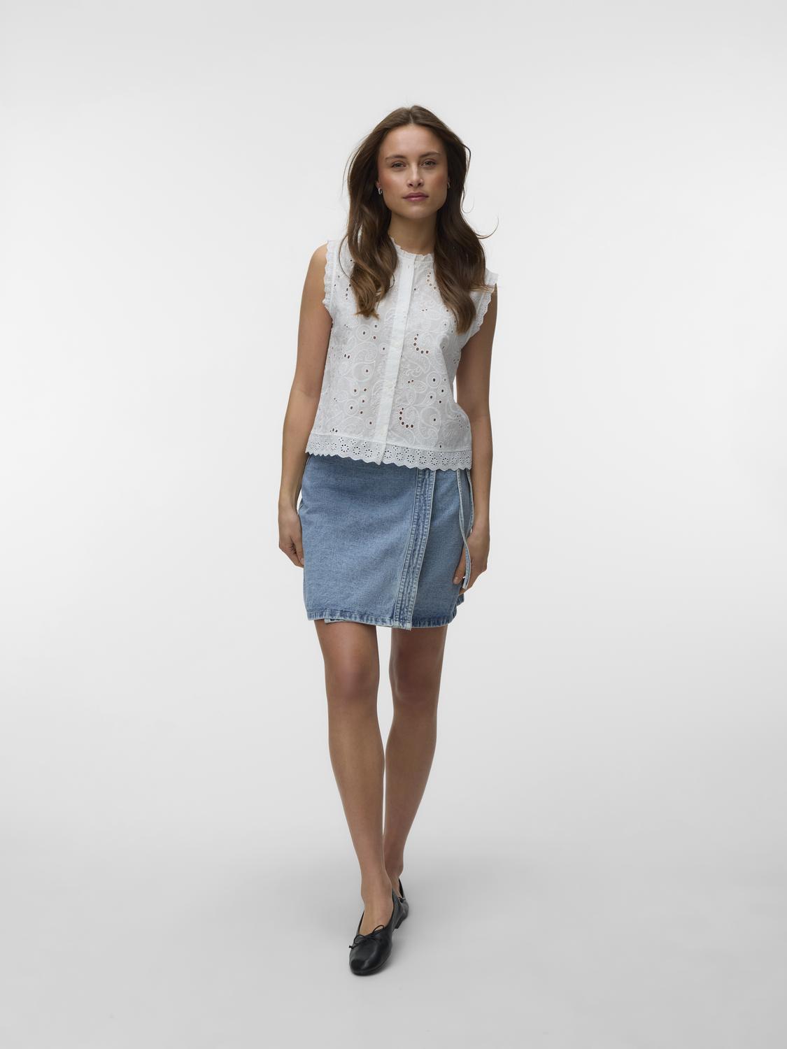 model_shot-front