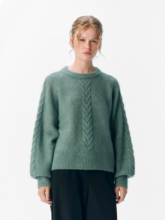 model_shot-front