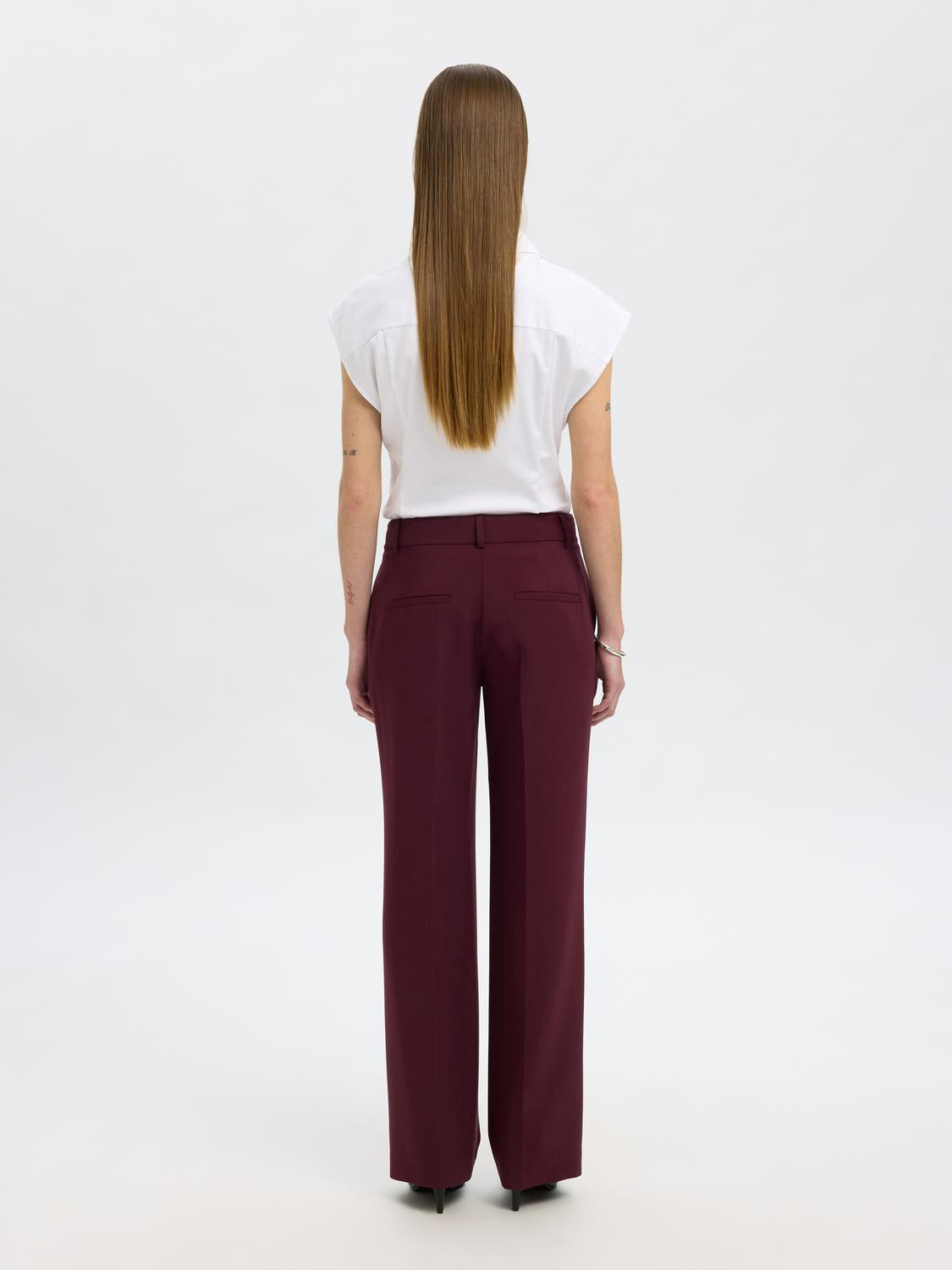 model_shot-back