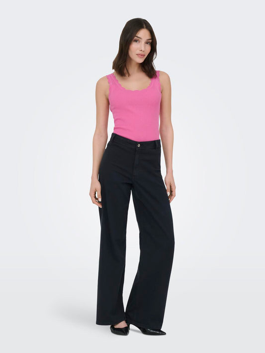 model_shot-front_full