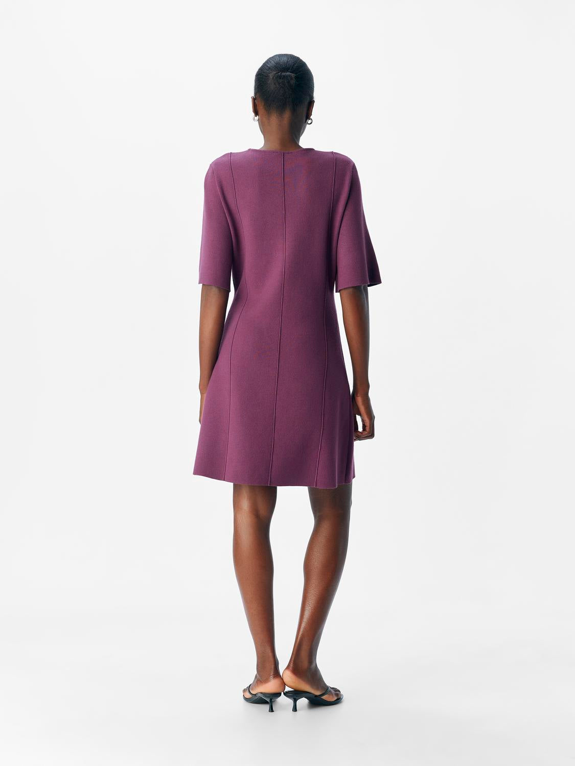 model_shot-back