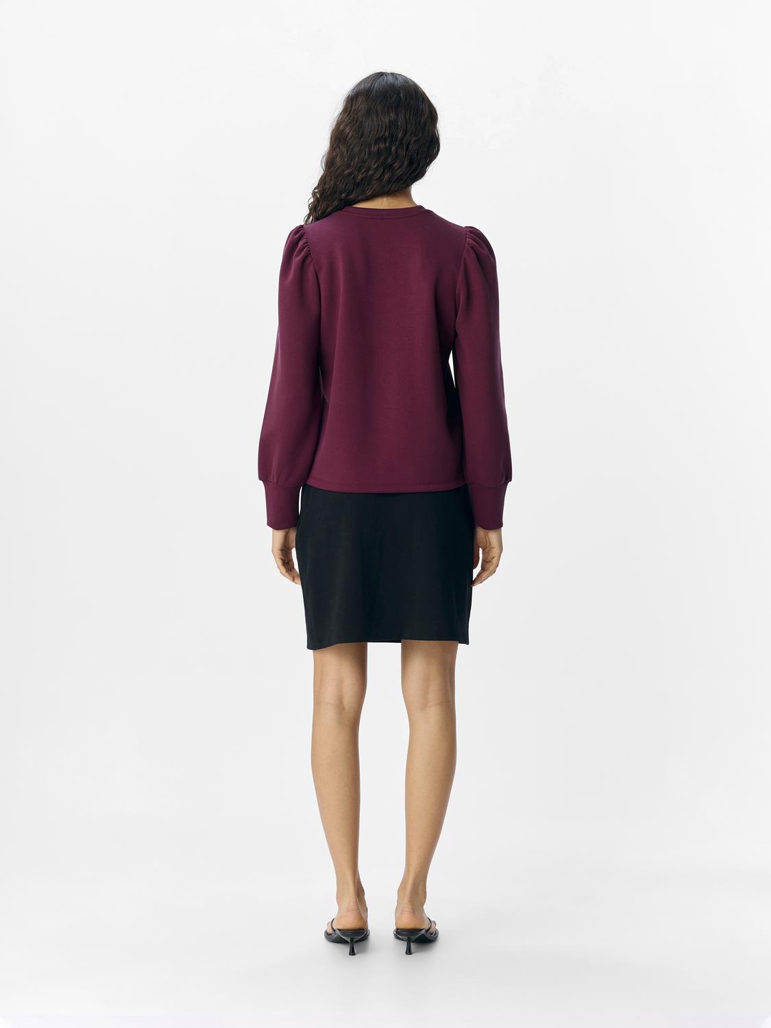 model_shot-back