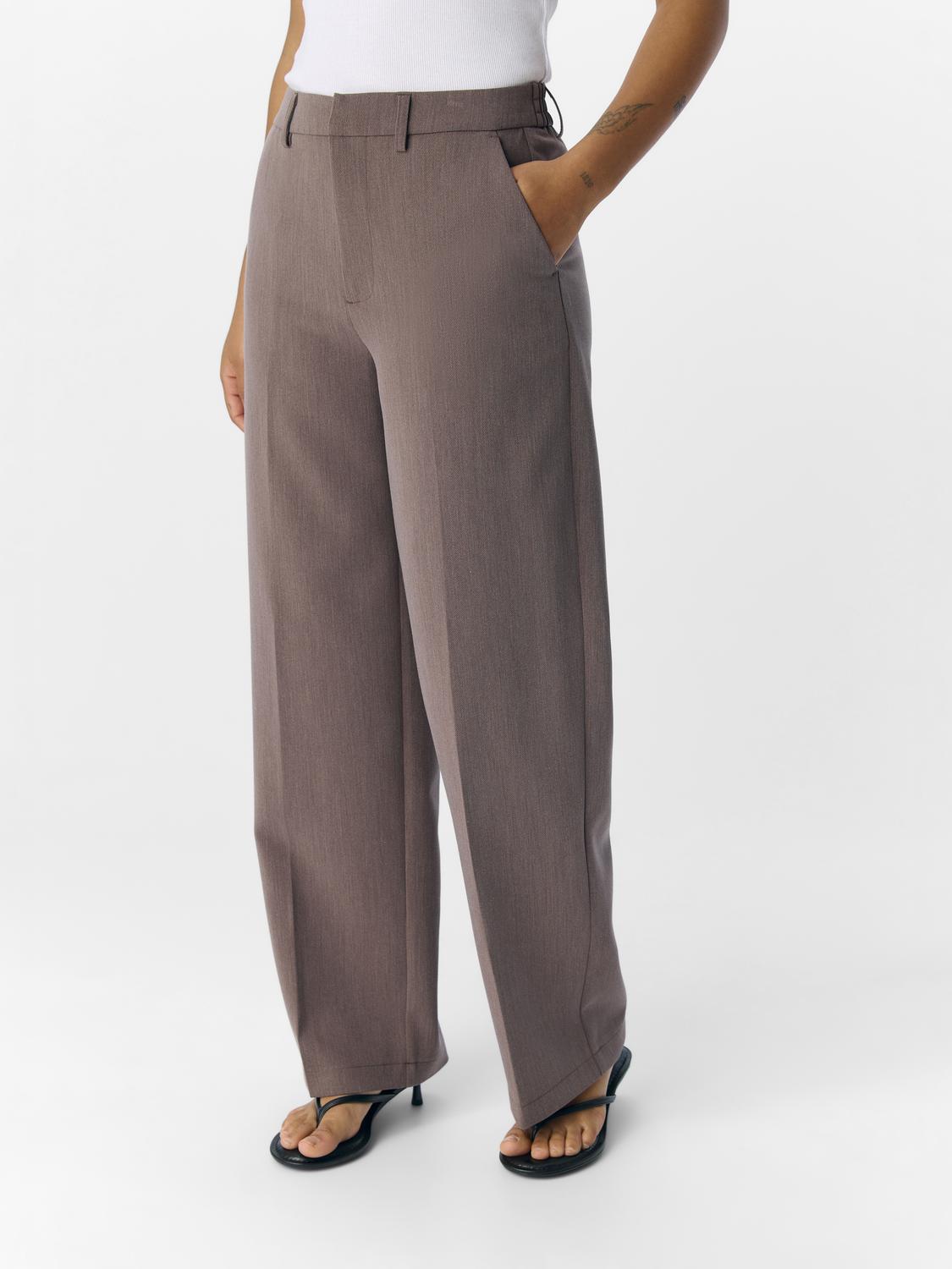 model_shot-front