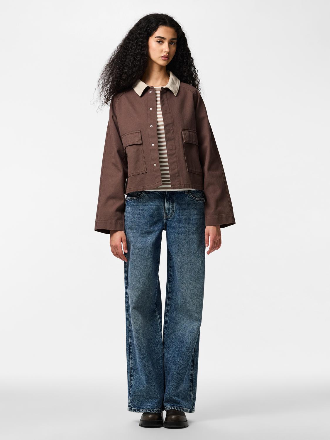 model_shot-front_full