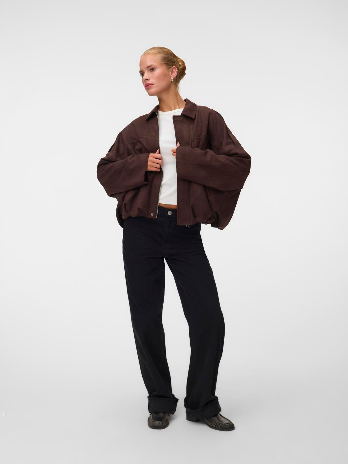 model_shot-front