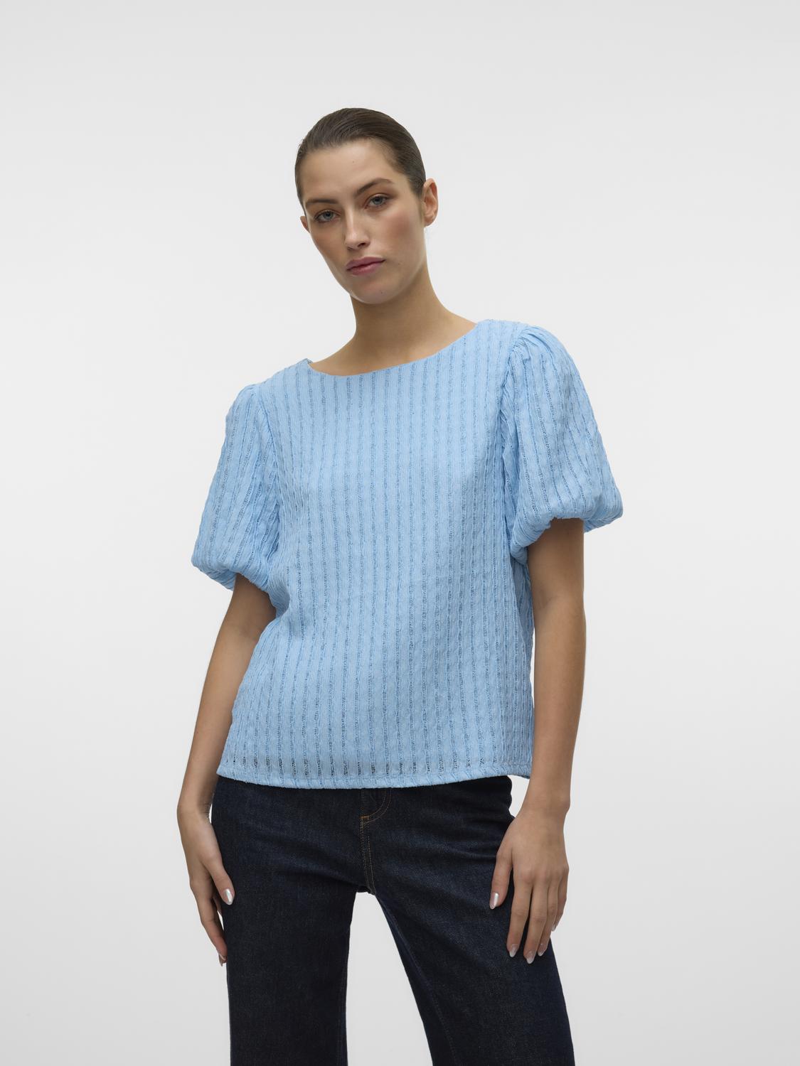 model_shot-front
