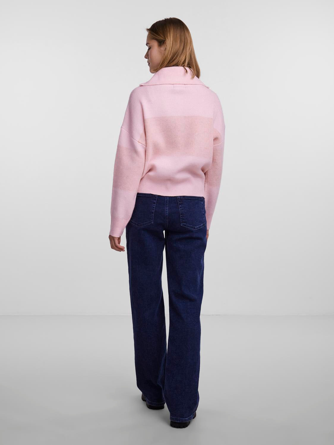 model_shot-back