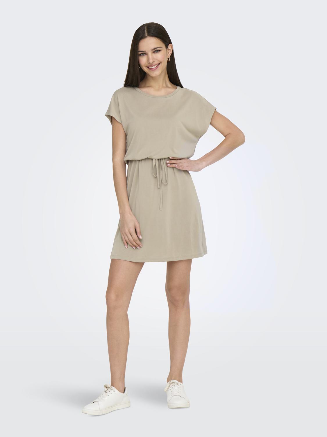model_shot-front_full