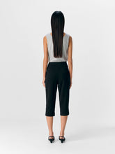 Last inn bildet i Galleri-visningsprogrammet, model_shot-back
