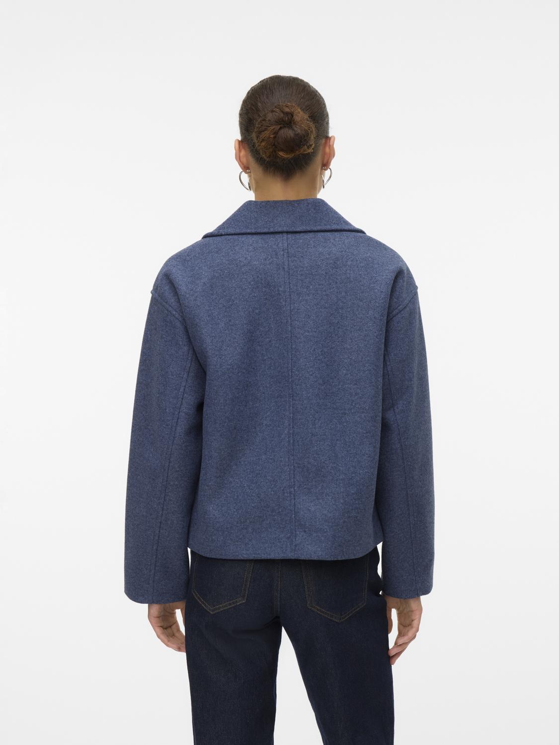 model_shot-back