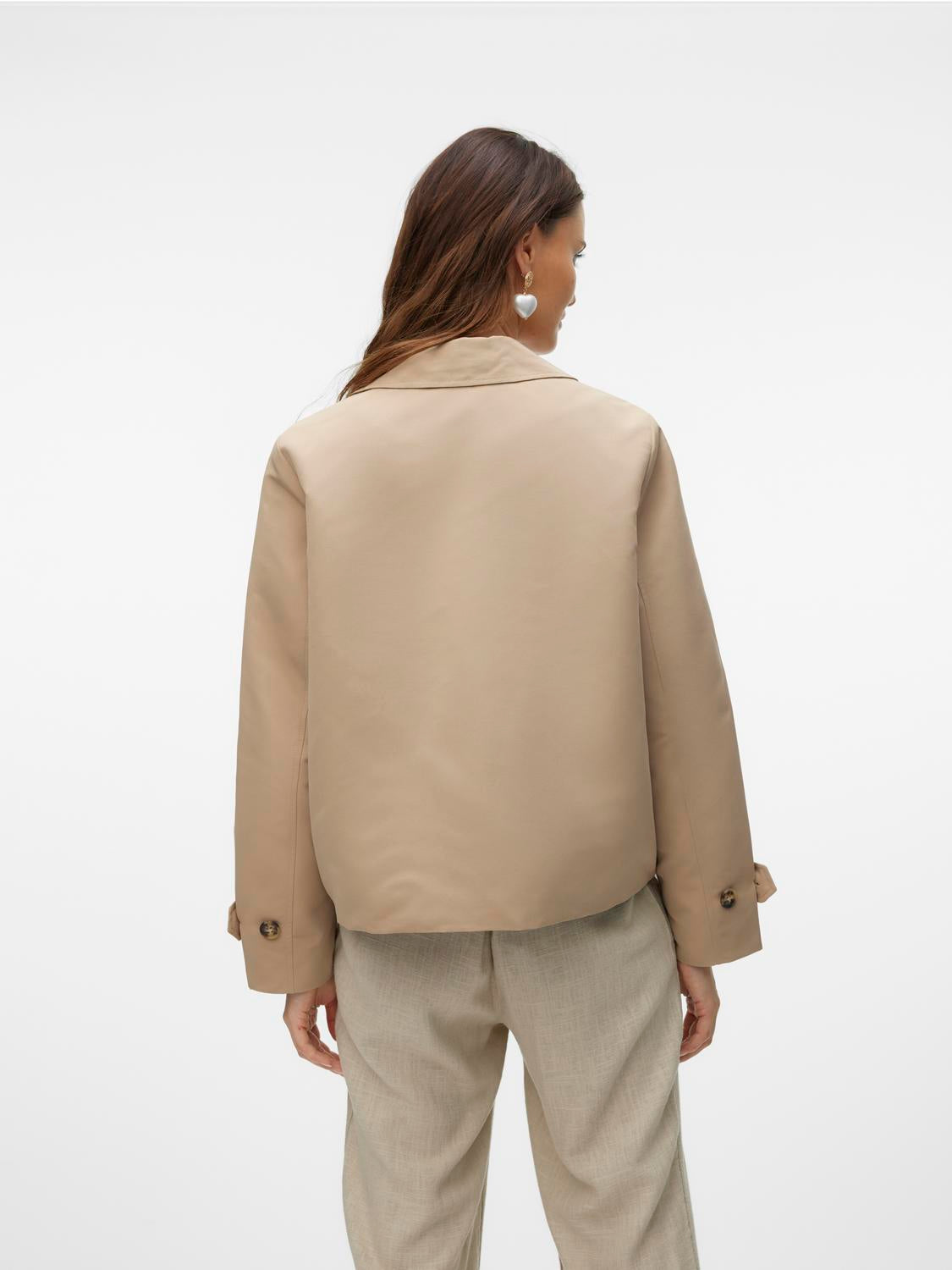 model_shot-back