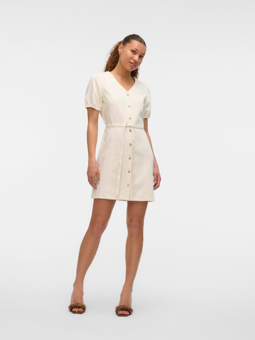 model_shot-front