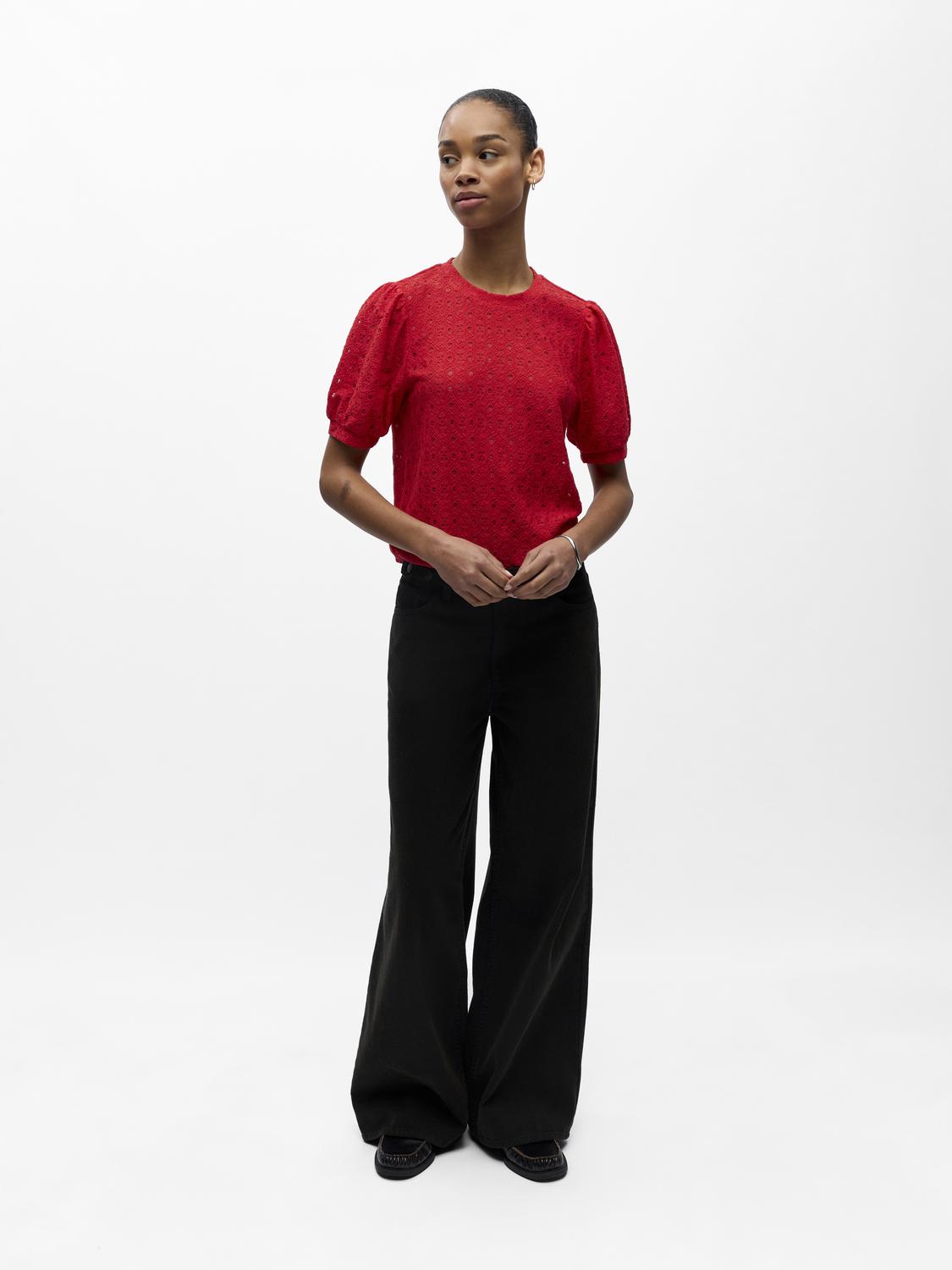 model_shot-front_full