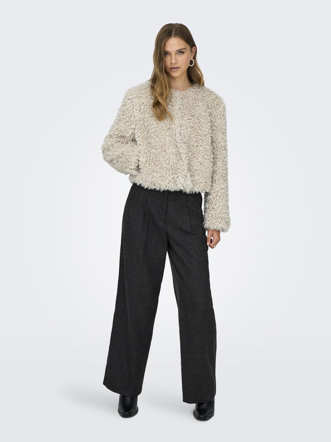 model_shot-front_full