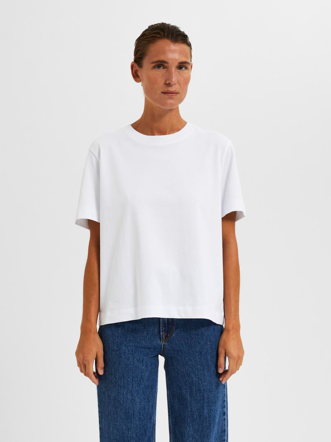 model_shot-front
