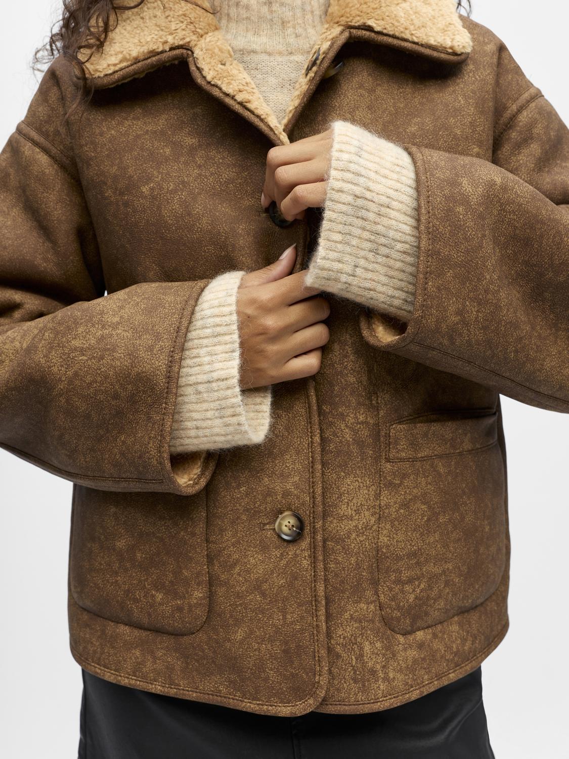 model_shot-detail