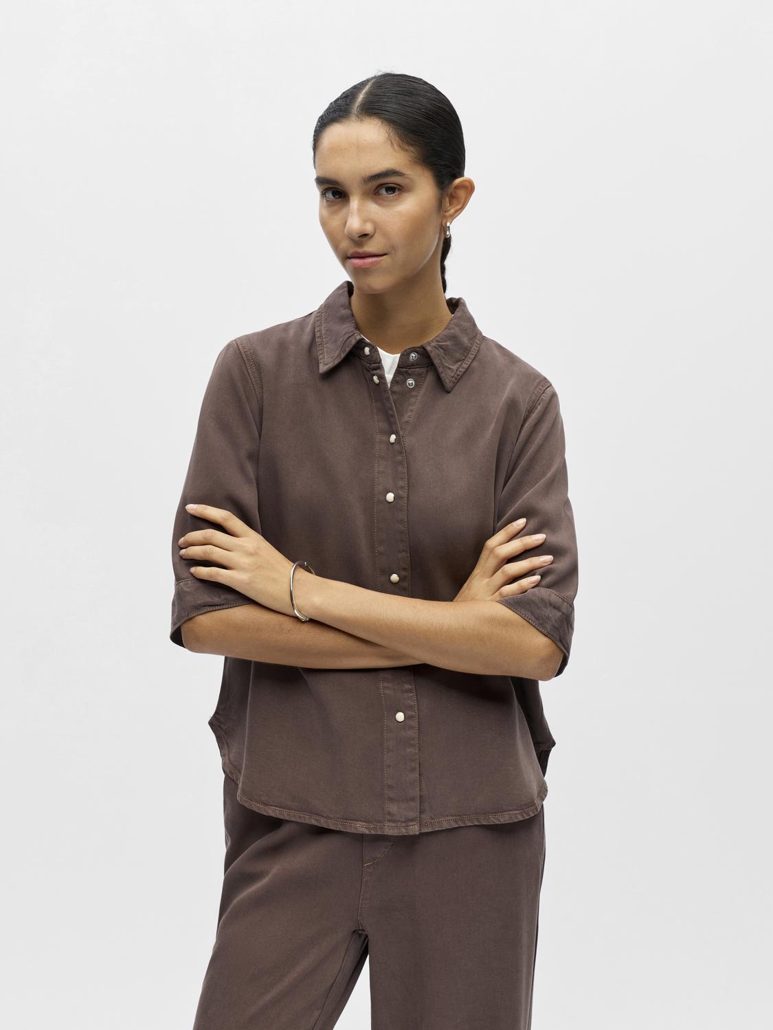 model_shot-front