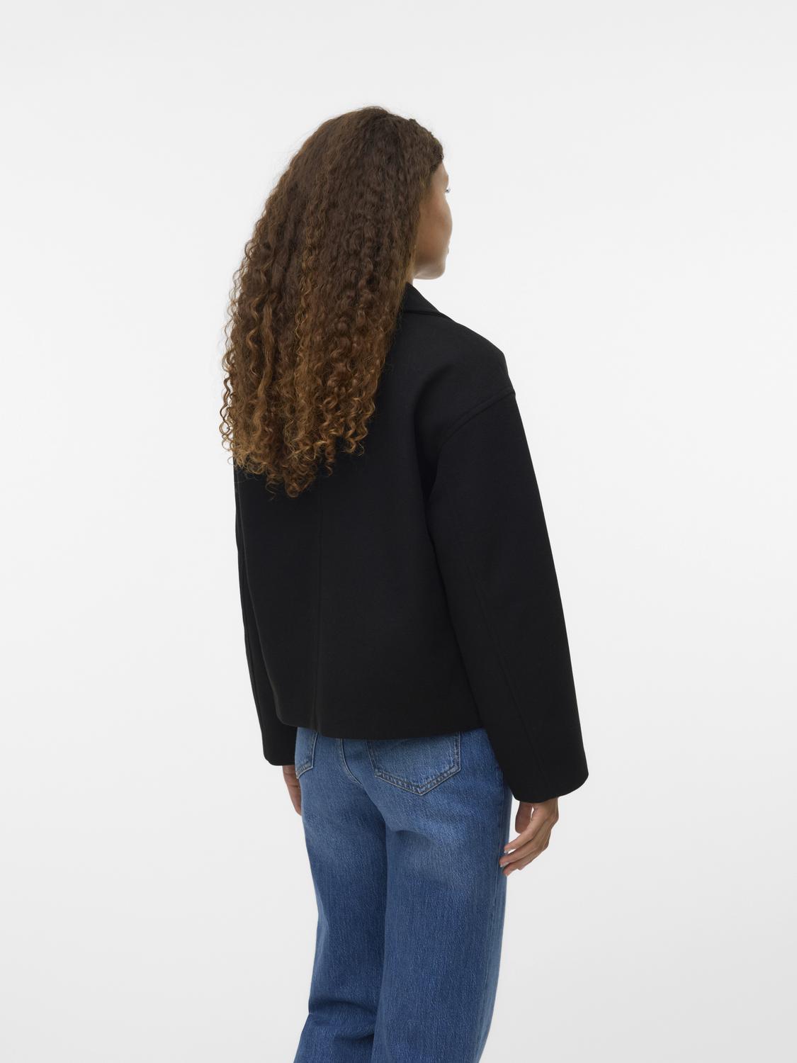 model_shot-back