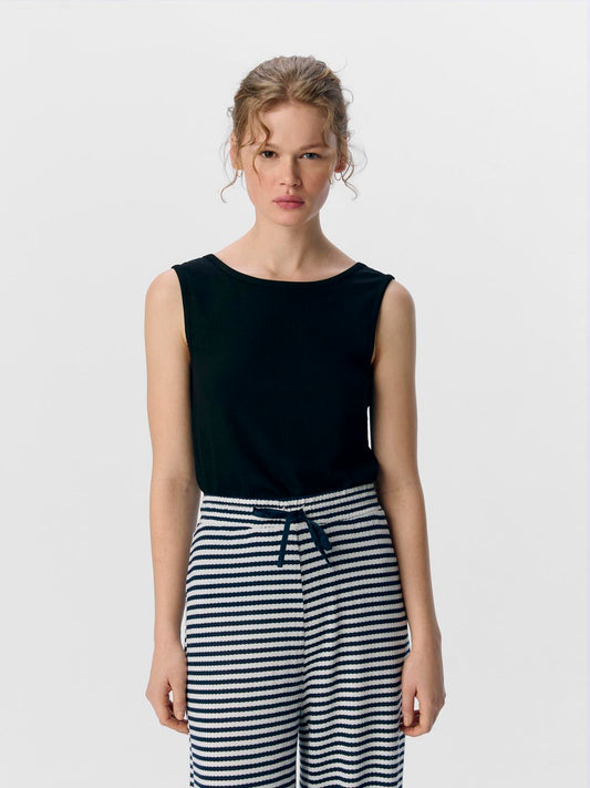 model_shot-front