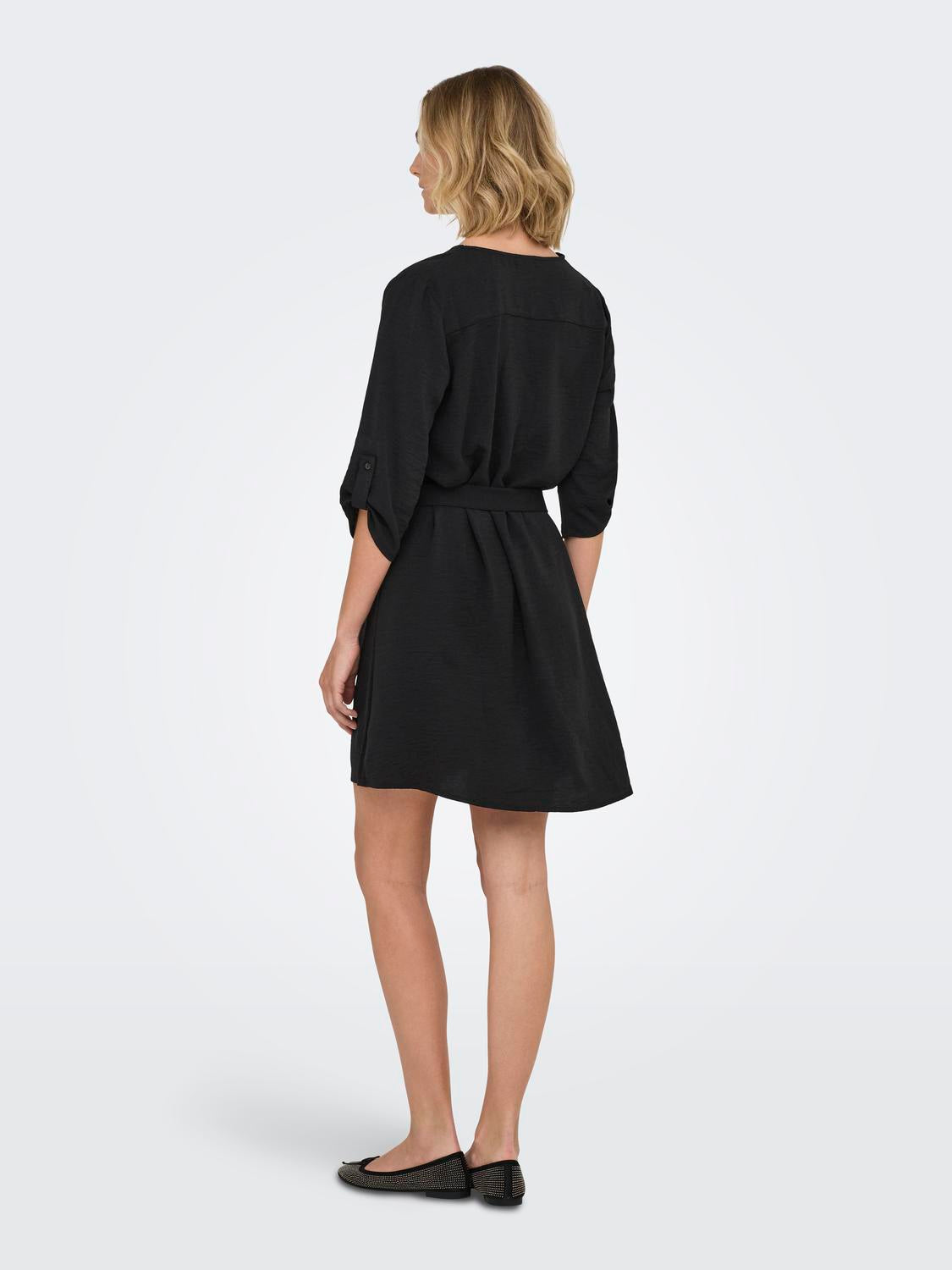 model_shot-back