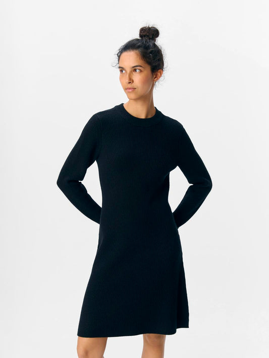 model_shot-front