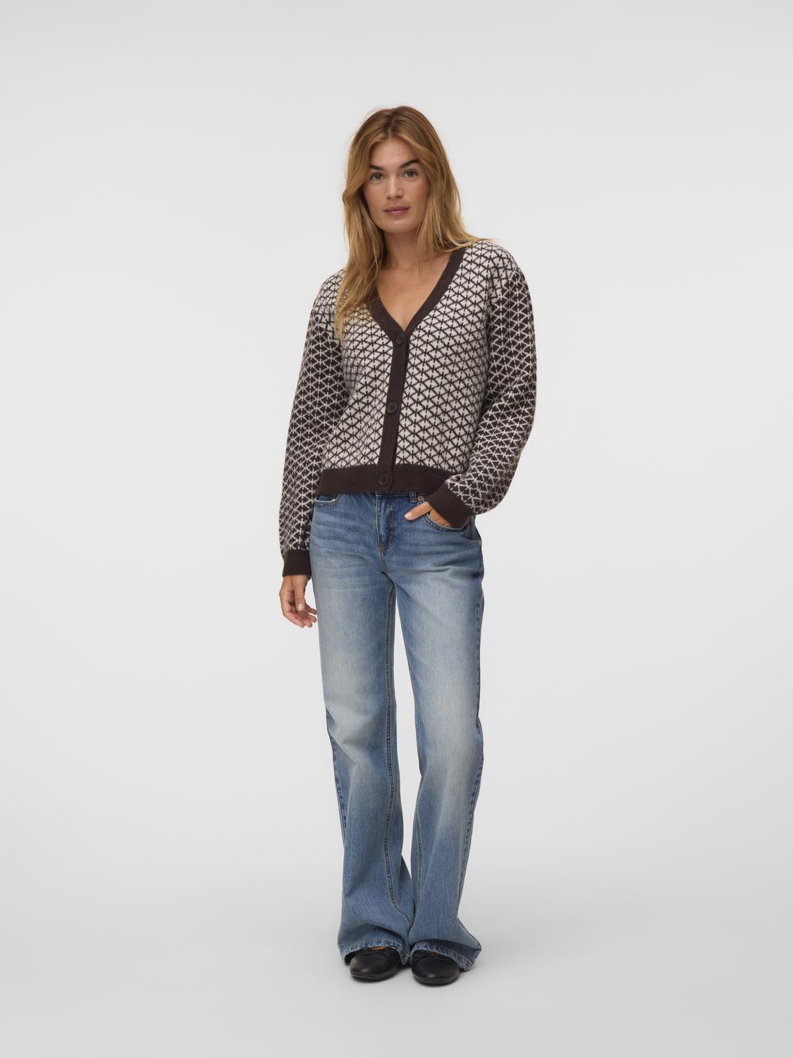 model_shot-front