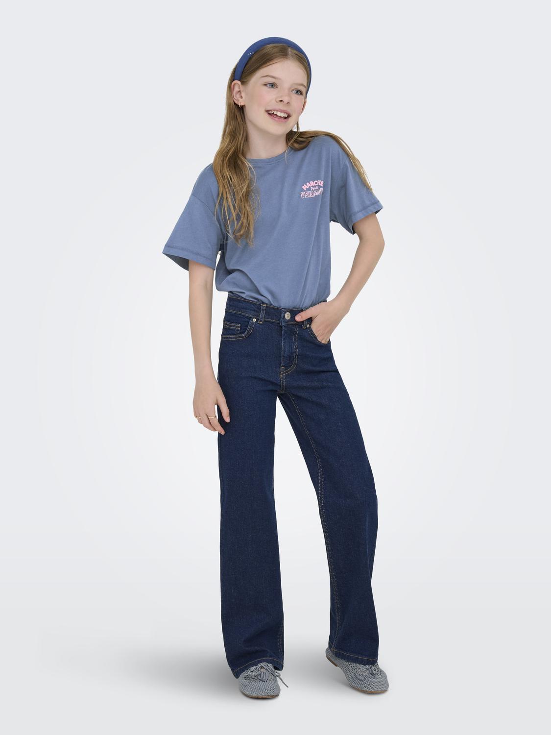 model_shot-front_full