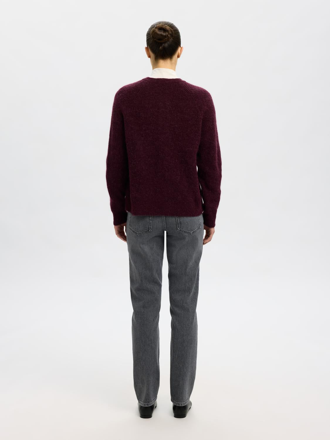 model_shot-back
