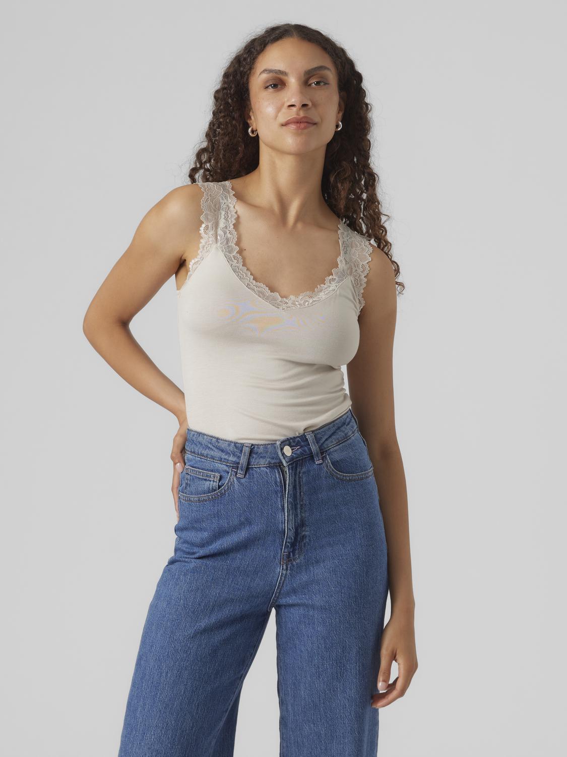 model_shot-front
