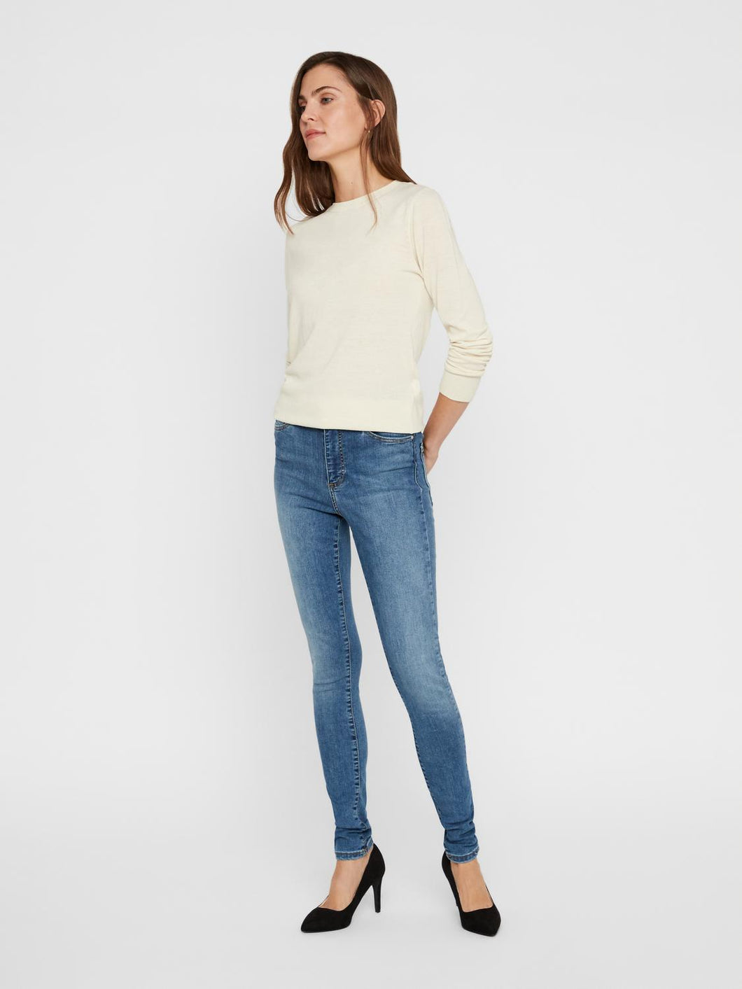 model_shot-front_full