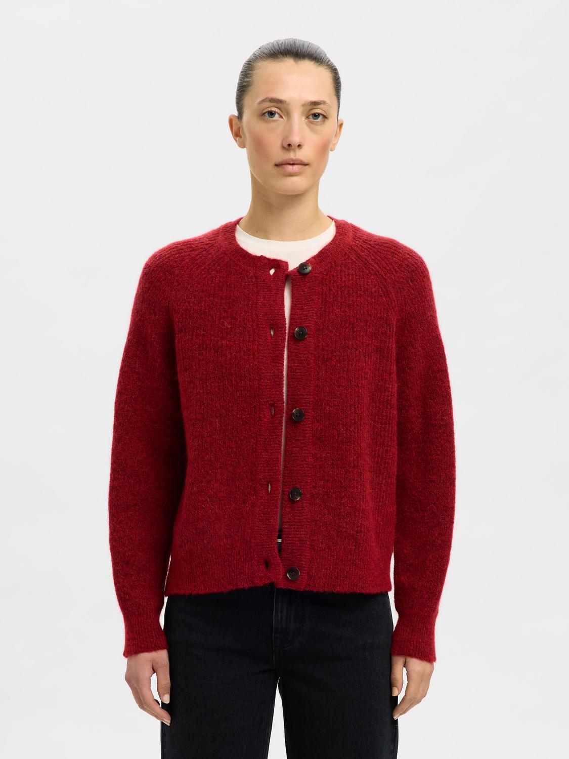 model_shot-front