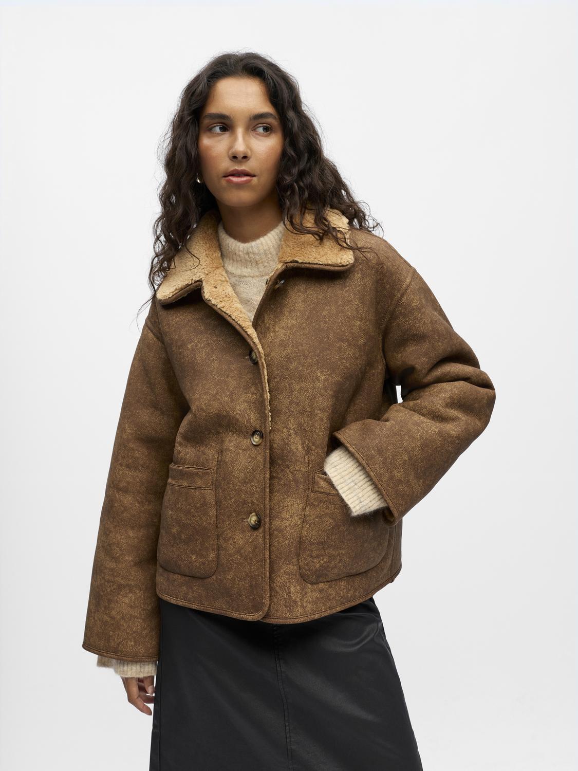 model_shot-front