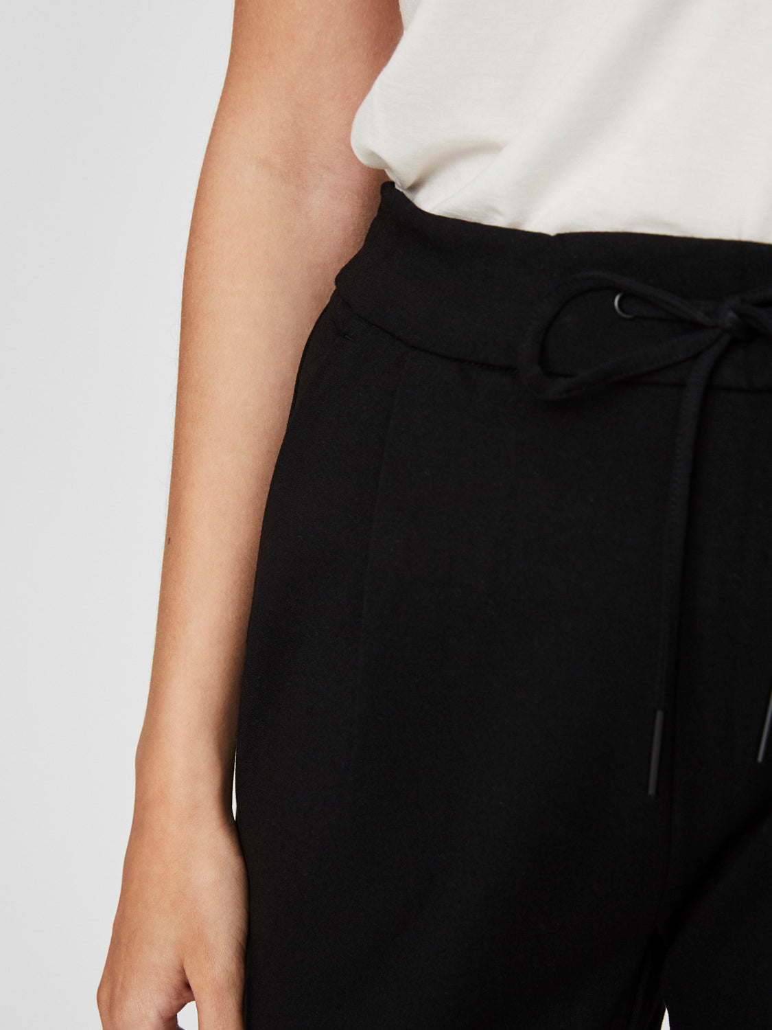 VMEVA Pants - Black